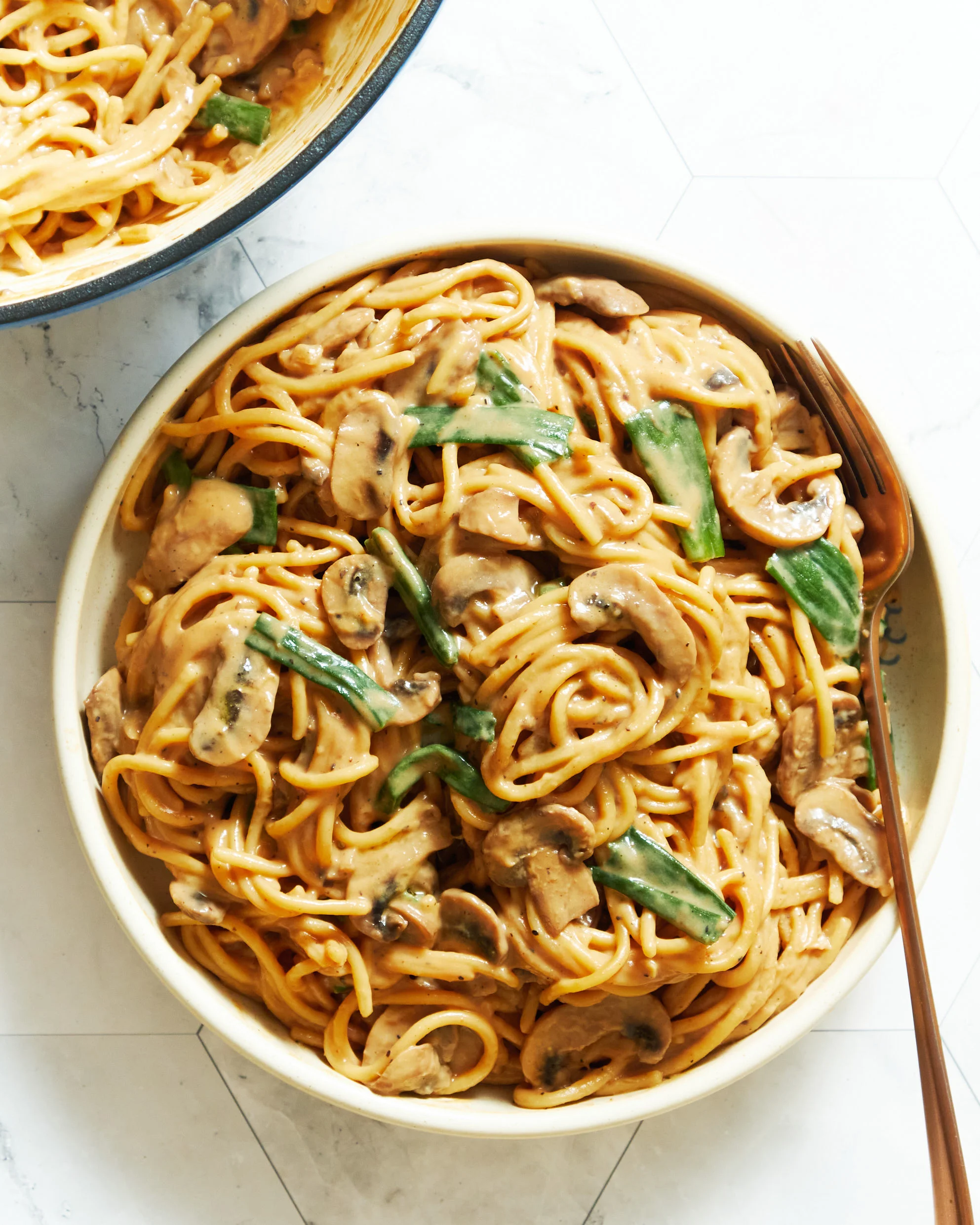 Creamy miso pasta with chicken and mushrooms