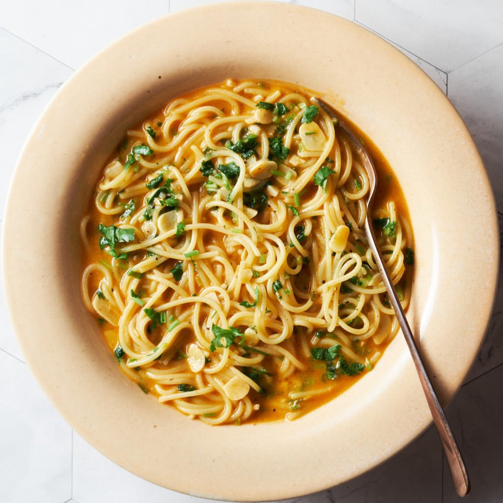 Saucy Smoky OnePot Vegan Pasta EASY, 7 Ingredients Dish