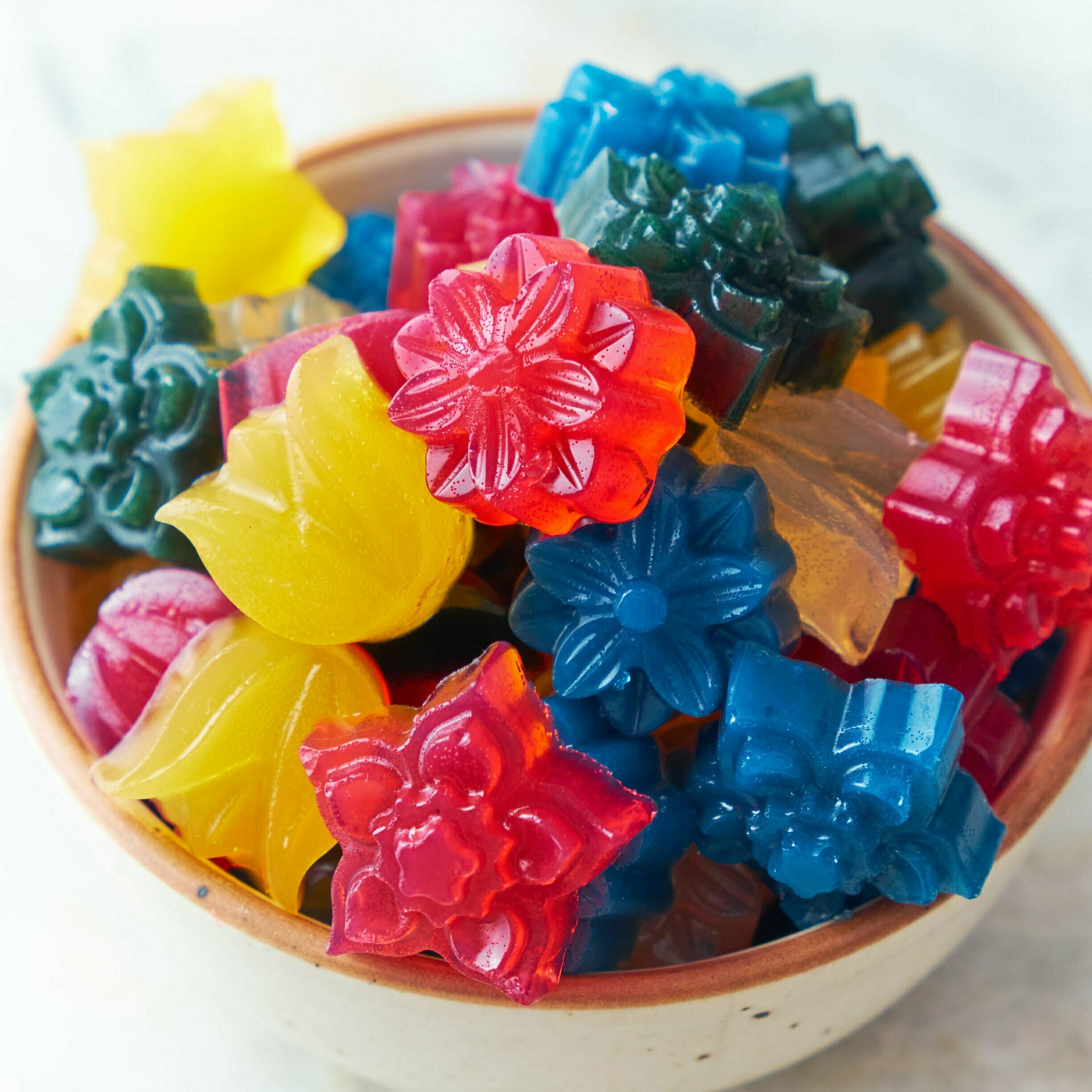 Vegan Gummy Bears (No Gelatin Gummies Recipe) - Elavegan