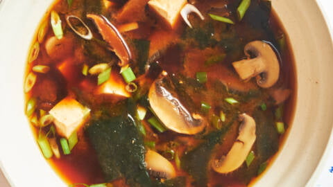 https://veganbell.com/wp-content/uploads/2023/08/Miso-Soup-1-480x270.jpg